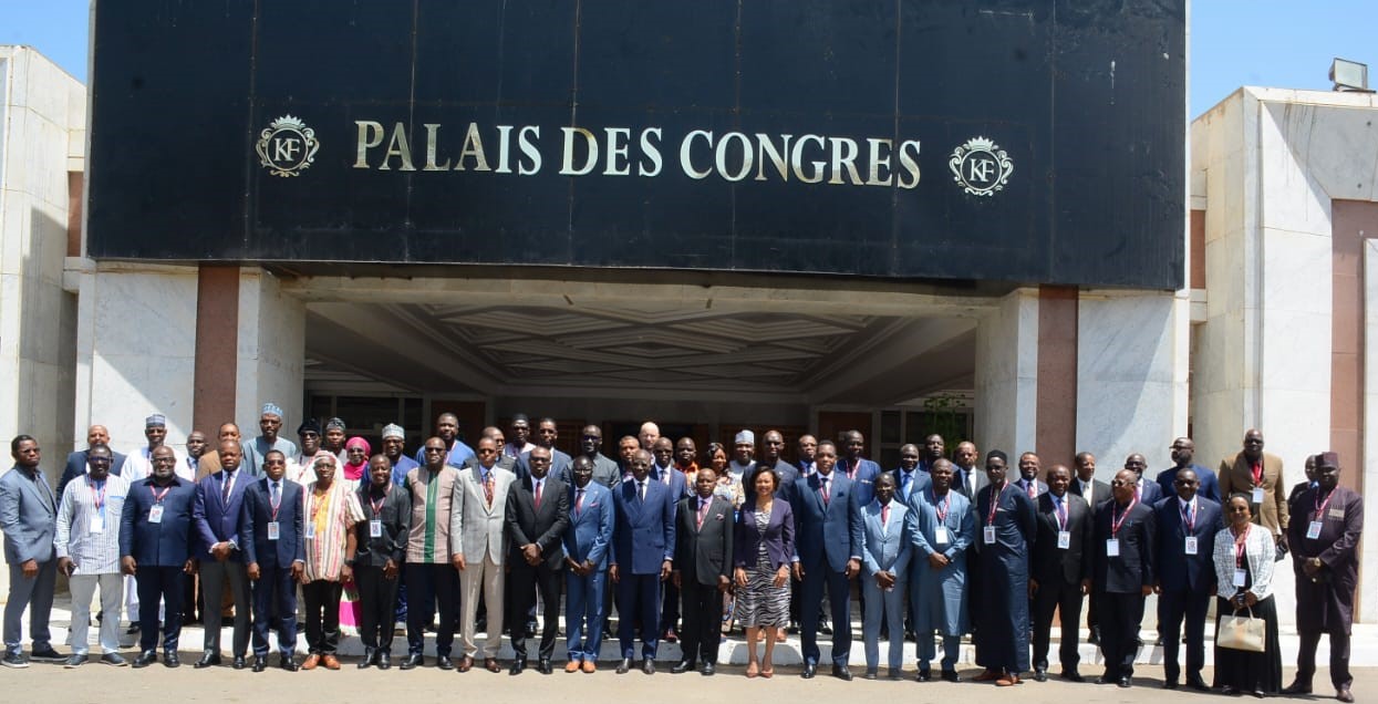 𝗠𝗶𝗻𝗶𝘀𝘁𝗿𝗮 𝗱𝗮 𝗝𝘂𝘀𝘁𝗶ç𝗮 𝗽𝗮𝗿𝘁𝗶𝗰𝗶𝗽𝗮 𝗻𝗮 𝟯𝟬.ª 𝗥𝗲𝘂𝗻𝗶ã𝗼 𝗱𝗼 𝗖𝗼𝗺𝗶𝘁é 𝗠𝗶𝗻𝗶𝘀𝘁𝗲𝗿𝗶𝗮𝗹 𝗱𝗼 𝗚𝗜𝗔𝗕𝗔