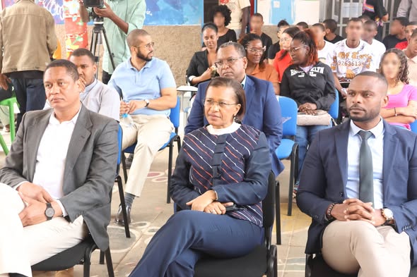 𝐌𝐢𝐧𝐢𝐬𝐭𝐫𝐚 𝐝𝐚 𝐉𝐮𝐬𝐭𝐢𝐜̧𝐚 𝐩𝐚𝐫𝐭𝐢𝐜𝐢𝐩𝐚 𝐧𝐚𝐬 𝐀𝐭𝐢𝐯𝐢𝐝𝐚𝐝𝐞𝐬 𝐍𝐚𝐭𝐚𝐥𝐢́𝐜𝐢𝐚𝐬 𝐜𝐨𝐦 𝐄𝐝𝐮𝐜𝐚𝐧𝐝𝐨𝐬 𝐝𝐨 𝐂𝐞𝐧𝐭𝐫𝐨 𝐒𝐨𝐜𝐢𝐨𝐞𝐝𝐮𝐜𝐚𝐭𝐢𝐯𝐨 𝐎𝐫𝐥𝐚𝐧𝐝𝐨 𝐏𝐚𝐧𝐭𝐞𝐫𝐚