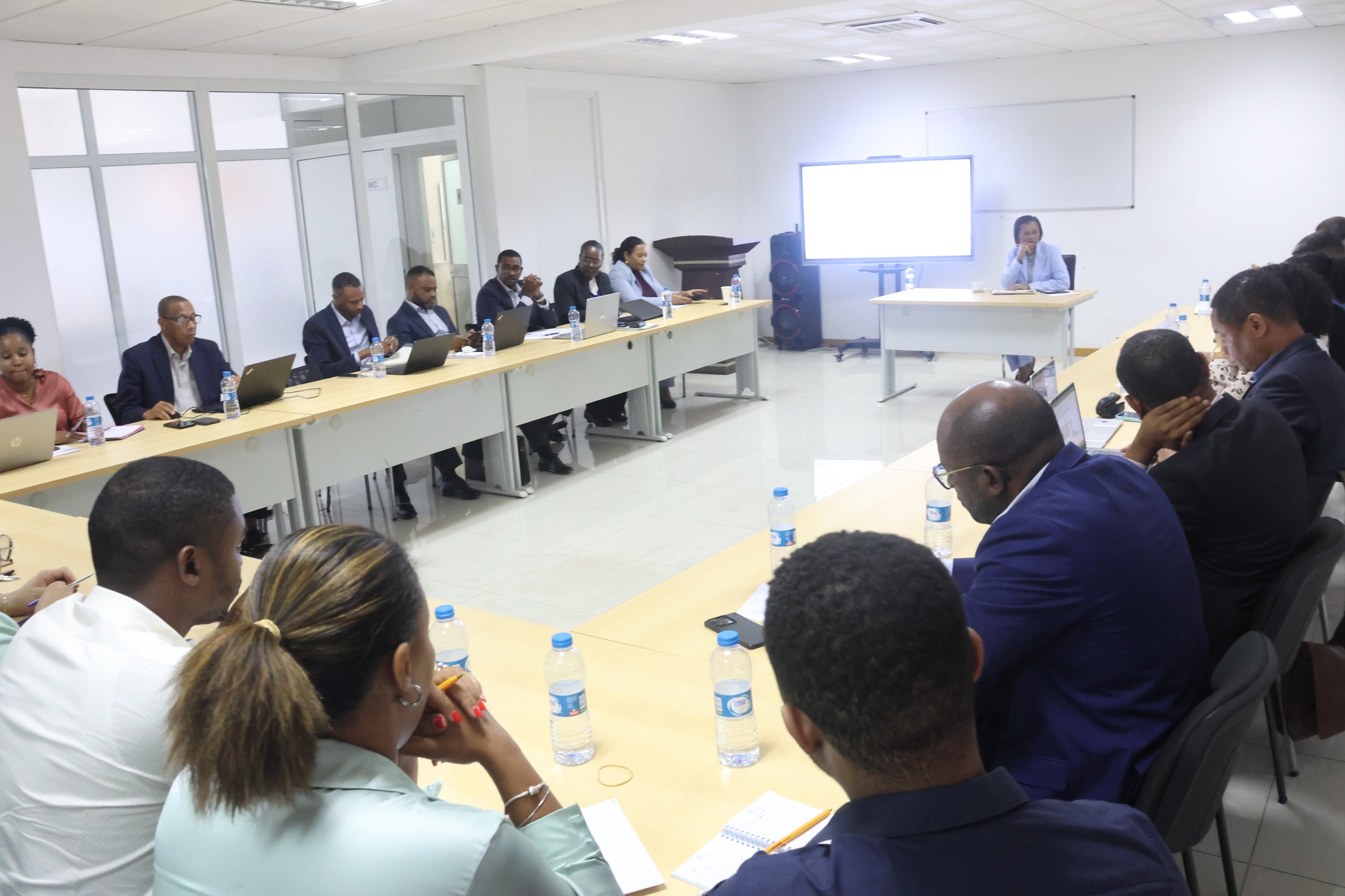 𝐌𝐢𝐧𝐢𝐬𝐭𝐫𝐚 𝐝𝐚 𝐉𝐮𝐬𝐭𝐢𝐜̧𝐚 𝐩𝐫𝐞𝐬𝐢𝐝𝐞 𝐚 𝐒𝐞́𝐭𝐢𝐦𝐚 𝐑𝐞𝐮𝐧𝐢𝐚̃𝐨 𝐝𝐨 𝐂𝐨𝐧𝐬𝐞𝐥𝐡𝐨 𝐝𝐨 𝐌𝐢𝐧𝐢𝐬𝐭𝐞́𝐫𝐢𝐨