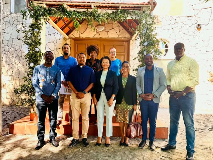 𝐌𝐢𝐧𝐢𝐬𝐭𝐫𝐚 𝐝𝐚 𝐉𝐮𝐬𝐭𝐢𝐜̧𝐚 𝐯𝐢𝐬𝐢𝐭𝐚 𝐂𝐚𝐬𝐚 𝐝𝐞 𝐎𝐫𝐚𝐜̧𝐚̃𝐨 𝐞𝐦 𝐓𝐢𝐫𝐚 𝐂𝐡𝐚𝐩𝐞́𝐮