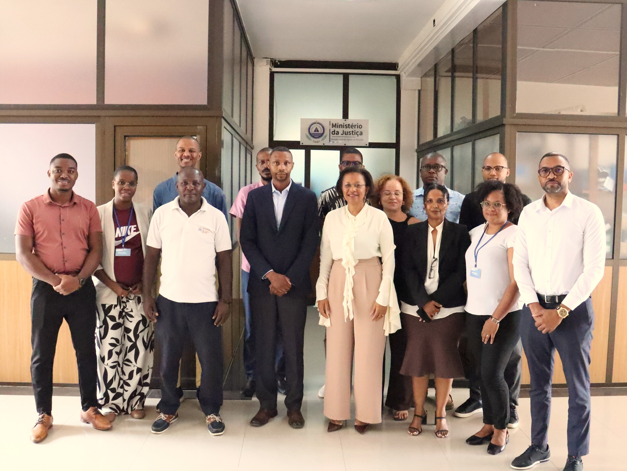 𝐌𝐢𝐧𝐢𝐬𝐭𝐫𝐚 𝐝𝐚 𝐉𝐮𝐬𝐭𝐢𝐜̧𝐚 𝐯𝐢𝐬𝐢𝐭𝐚 𝐈𝐧𝐬𝐭𝐚𝐥𝐚𝐜̧𝐨̃𝐞𝐬 𝐝𝐚 𝐃𝐢𝐫𝐞𝐜̧𝐚̃𝐨 𝐆𝐞𝐫𝐚𝐥 𝐝𝐞 𝐀𝐩𝐨𝐢𝐨 𝐚𝐨 𝐏𝐫𝐨𝐜𝐞𝐬𝐬𝐨 𝐄𝐥𝐞𝐢𝐭𝐨𝐫𝐚𝐥