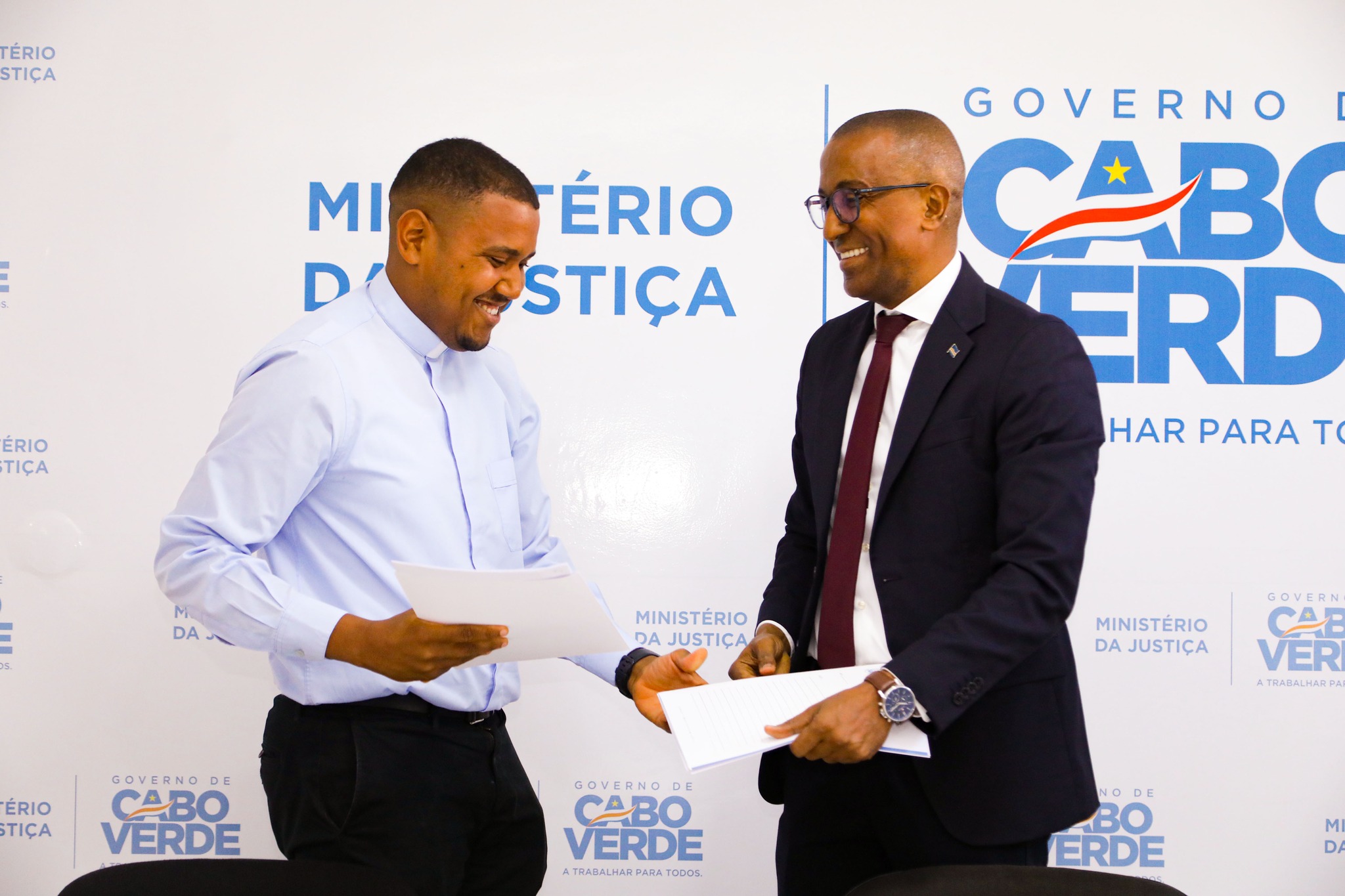 𝐌𝐢𝐧𝐢𝐬𝐭𝐞́𝐫𝐢𝐨 𝐝𝐚 𝐉𝐮𝐬𝐭𝐢𝐜̧𝐚 𝐞 𝐏𝐚𝐫𝐨́𝐪𝐮𝐢𝐚 𝐝𝐞 𝐒𝐚̃𝐨 𝐉𝐨𝐬𝐞́ 𝐝𝐞 𝐓𝐢𝐫𝐚 𝐂𝐡𝐚𝐩𝐞́𝐮 𝐫𝐮𝐛𝐫𝐢𝐜𝐚𝐦 𝐏𝐫𝐨𝐭𝐨𝐜𝐨𝐥𝐨 𝐝𝐞 𝐂𝐨𝐨𝐩𝐞𝐫𝐚𝐜̧𝐚̃𝐨 𝐈𝐧𝐬𝐭𝐢𝐭𝐮𝐜𝐢𝐨𝐧𝐚𝐥