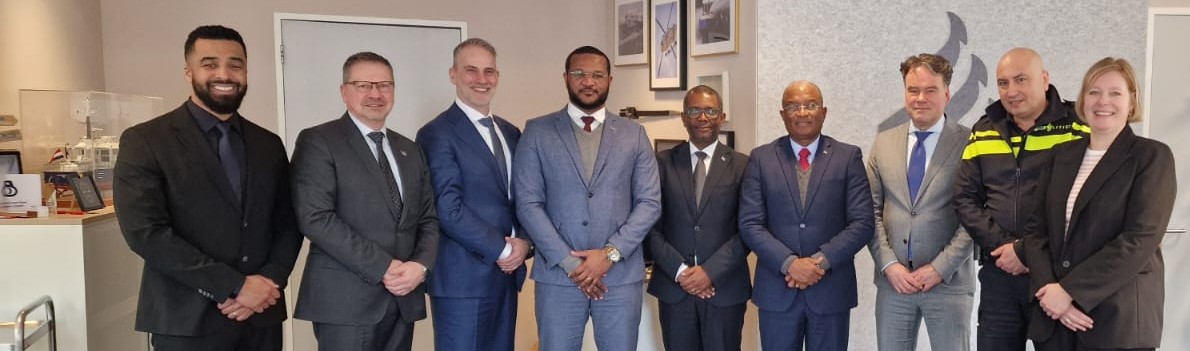 𝗥𝗲𝗳𝗼𝗿𝗰̧𝗼 𝗱𝗮 𝗖𝗼𝗼𝗽𝗲𝗿𝗮𝗰̧𝗮̃𝗼 𝗝𝘂𝗱𝗶𝗰𝗶𝗮́𝗿𝗶𝗮: 𝗣𝗿𝗼𝗰𝘂𝗿𝗮𝗱𝗼𝗿-𝗚𝗲𝗿𝗮𝗹 𝗱𝗮 𝗥𝗲𝗽𝘂́𝗯𝗹𝗶𝗰𝗮 𝗽𝗮𝗿𝘁𝗶𝗰𝗶𝗽𝗮 𝗲𝗺 𝗘𝗻𝗰𝗼𝗻𝘁𝗿𝗼 𝗧𝗲́𝗰𝗻𝗶𝗰𝗼 𝗜𝗻𝘁𝗲𝗿𝗻𝗮𝗰𝗶𝗼𝗻𝗮𝗹 𝗰𝗼𝗺 𝗣𝗿𝗼𝗳𝗶𝘀𝘀𝗶𝗼𝗻𝗮𝗶𝘀 𝗱𝗮 𝗝𝘂𝘀𝘁𝗶𝗰̧𝗮 𝗲 𝗱𝗮 𝗣𝗼𝗹𝗶́𝗰𝗶𝗮 𝗱𝗲 𝗥𝗼𝘁𝘁𝗲𝗿𝗱𝗮𝗺