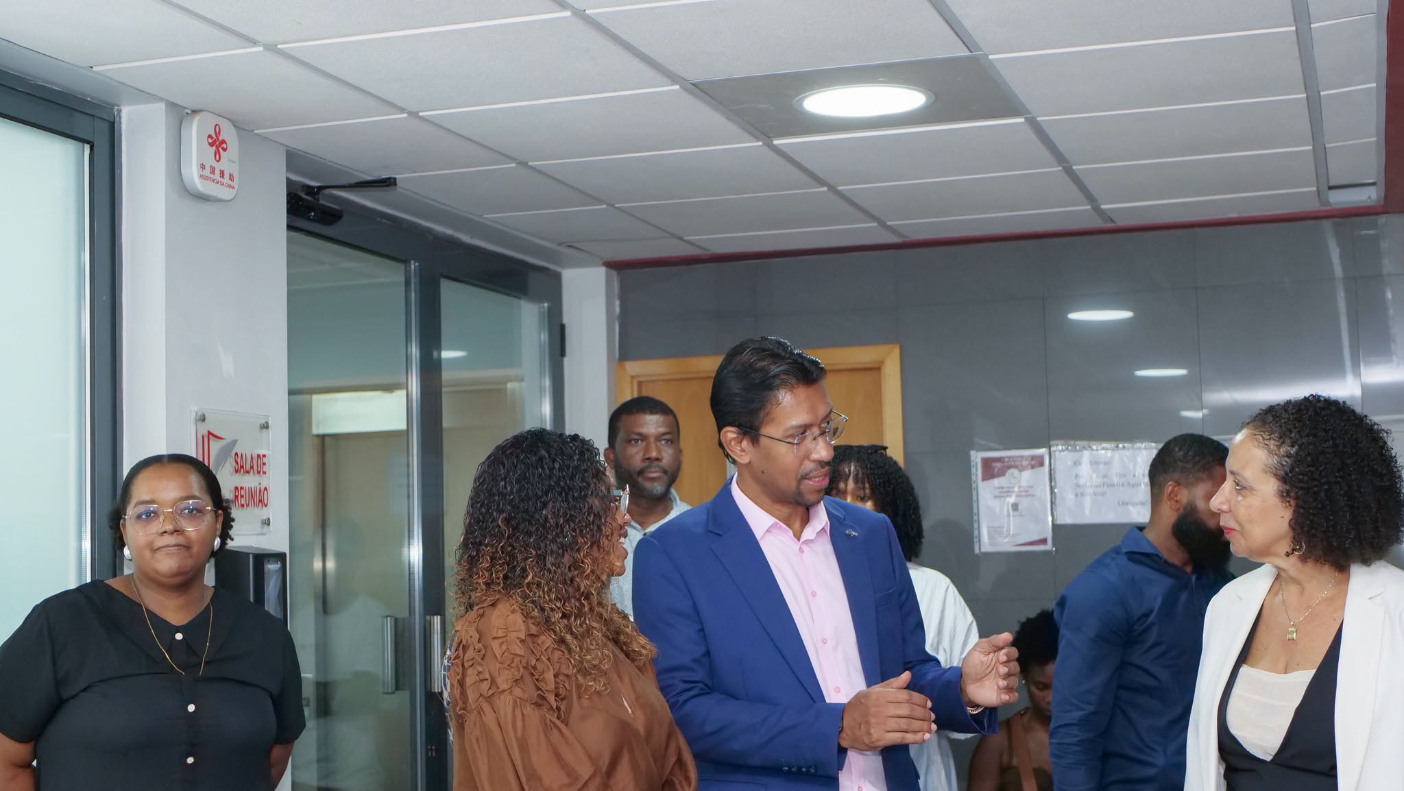𝐌𝐢𝐧𝐢𝐬𝐭𝐫𝐨 𝐂𝐥𝐨́𝐯𝐢𝐬 𝐈𝐬𝐢𝐥𝐝𝐨 𝐒𝐢𝐥𝐯𝐚 𝐯𝐢𝐬𝐢𝐭𝐚 𝐒𝐞𝐫𝐯𝐢𝐜̧𝐨𝐬 𝐝𝐨𝐬 𝐑𝐞𝐠𝐢𝐬𝐭𝐨𝐬, 𝐍𝐨𝐭𝐚𝐫𝐢𝐚𝐝𝐨 𝐞 𝐈𝐝𝐞𝐧𝐭𝐢𝐟𝐢𝐜𝐚𝐜̧𝐚̃𝐨