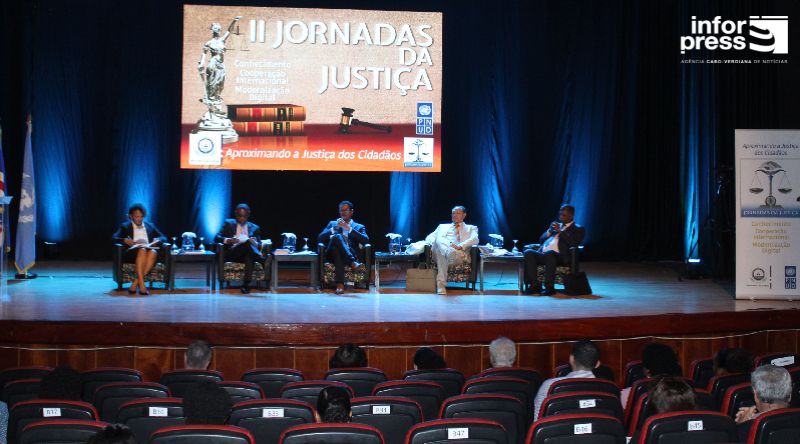 Magistrados defendem mediação e arbitragem para reduzir morosidade judicial em Cabo Verde
